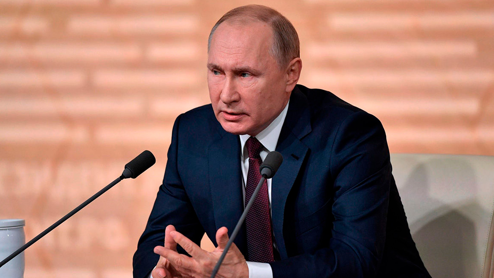 Путин объявил 24 марта днем общенационального траура