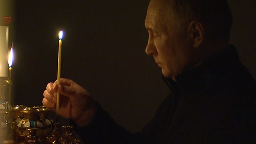 Путин поставил свечу за упокой погибших при теракте в «Крокусе»