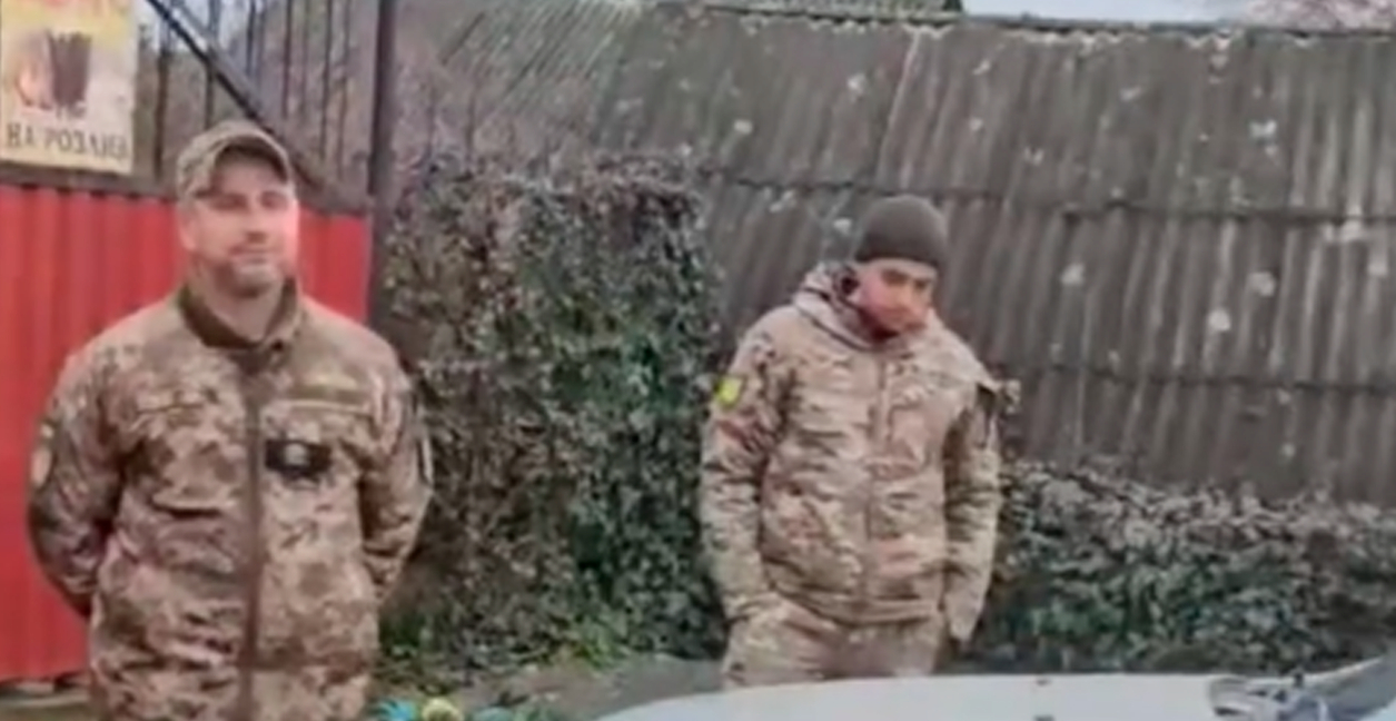 Украинские военкомы хотели забрать силой отца-инвалида пятерых детей на фронт