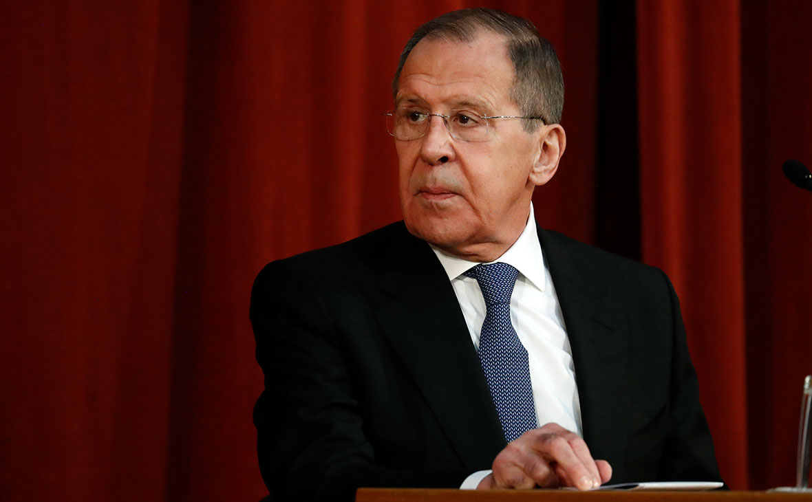 Лавров допустил, что в мае легитимность Зеленского признавать не придется