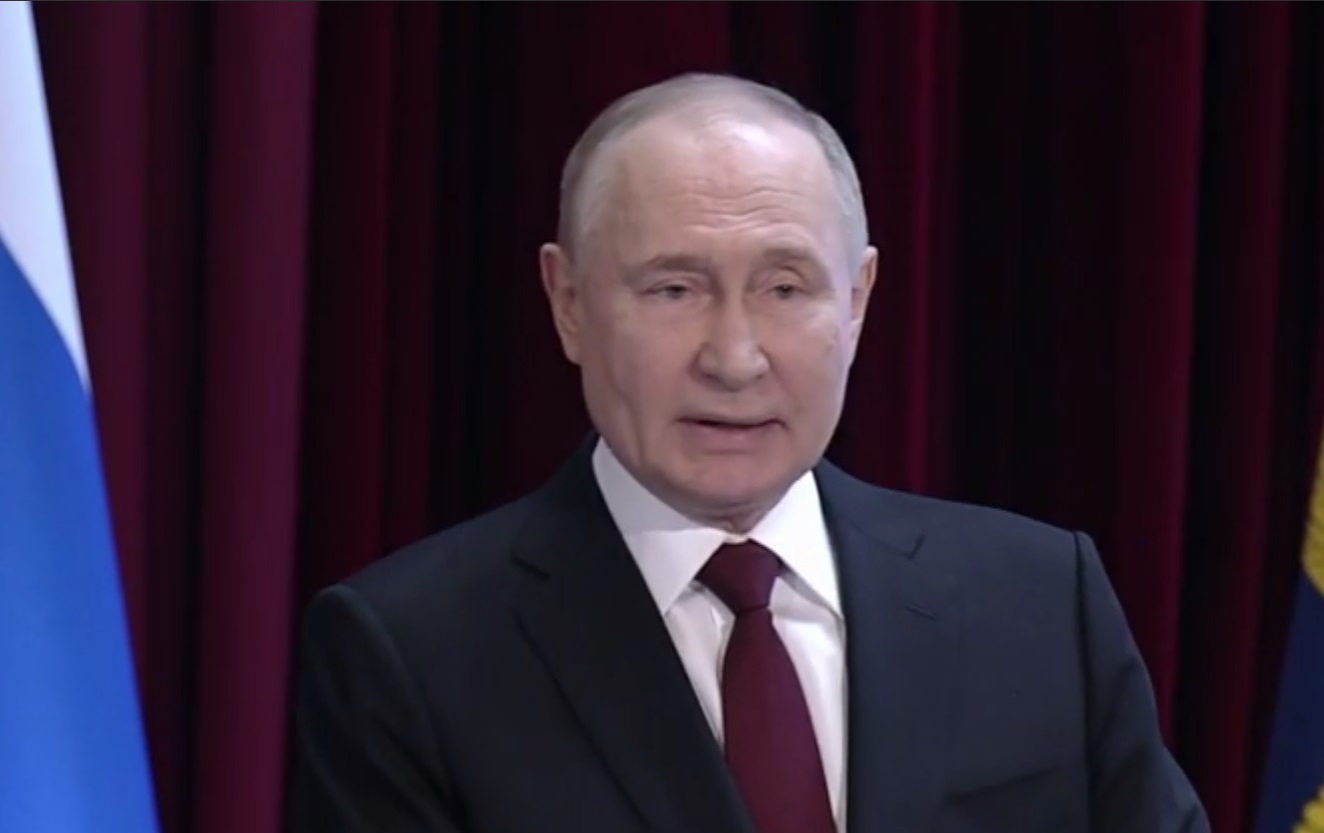Путин поручил изменить подходы к миграционной политике