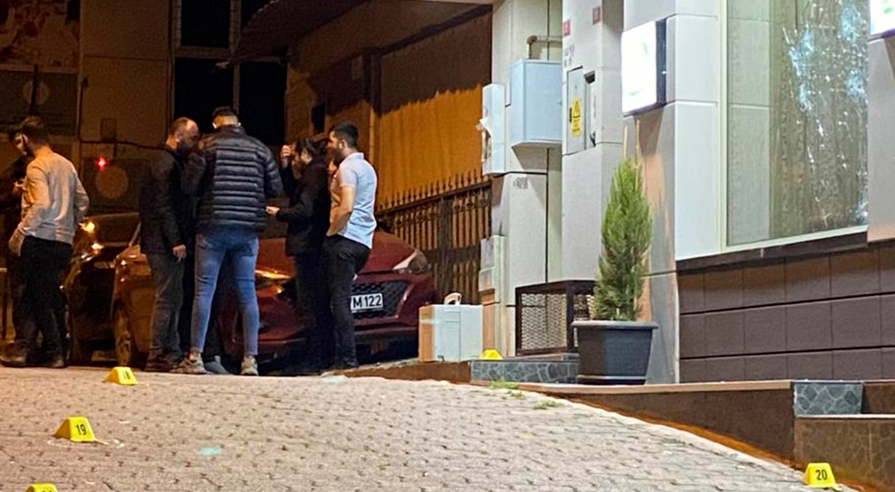 В Стамбуле неизвестные обстреляли гостиницу