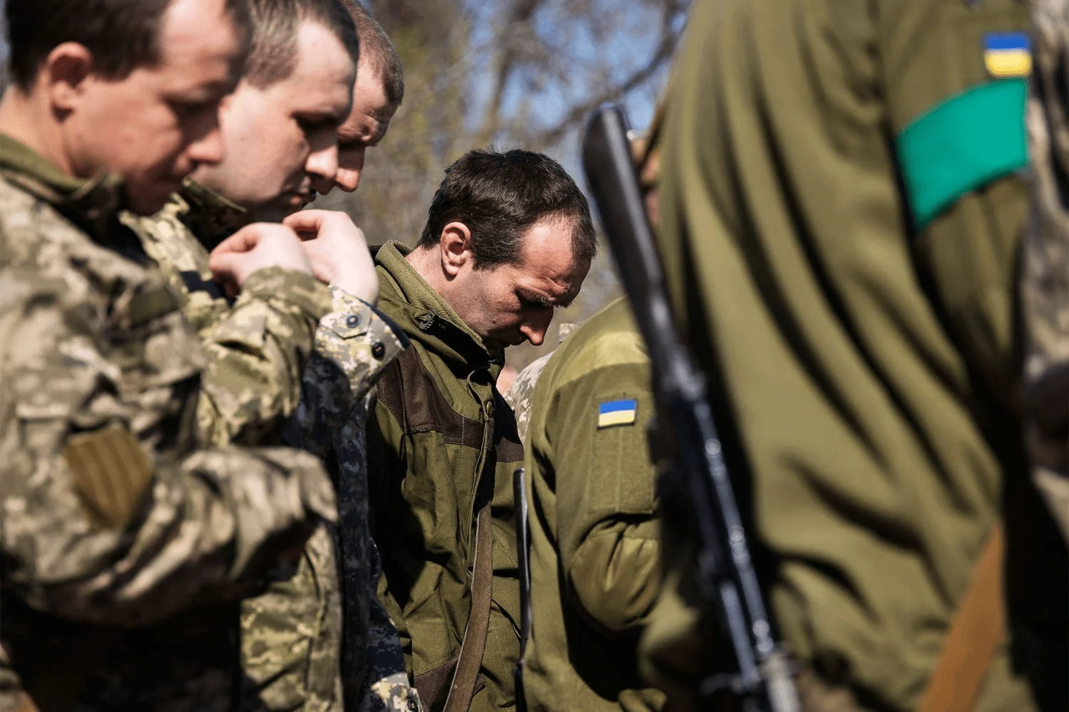 Боец ВСУ Васькин: за жалобы украинских солдат бросают в бой с лопатами