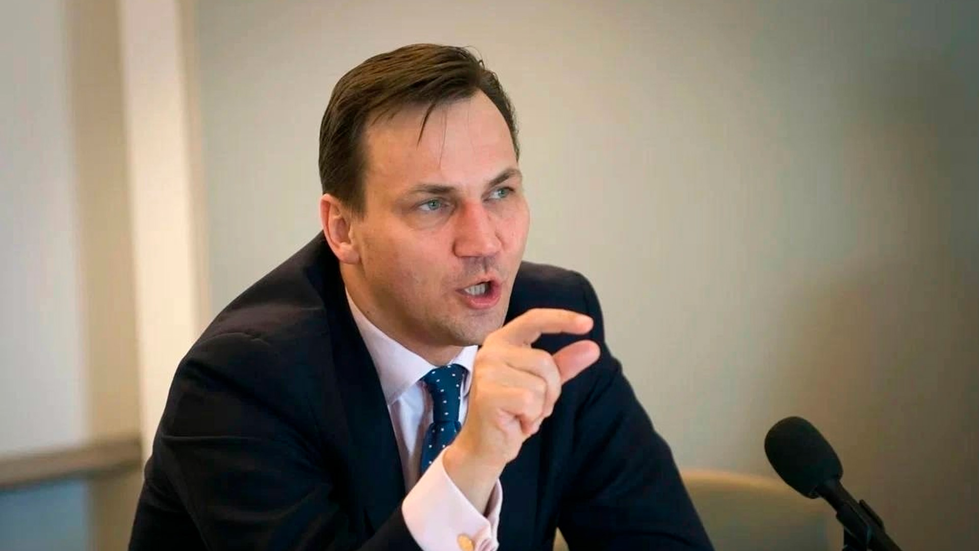 МИД Польши: ЕС направил Украине в два раза больше финансовой помощи, чем США