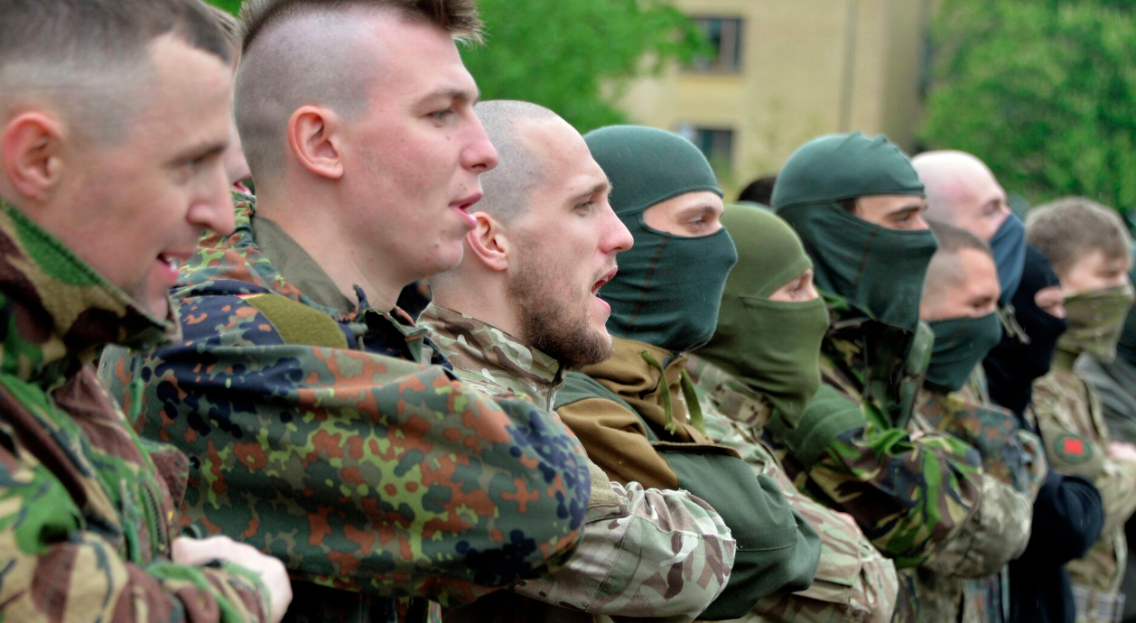 В Харьков прибыли боевики «Азова» для борьбы с русским подпольем