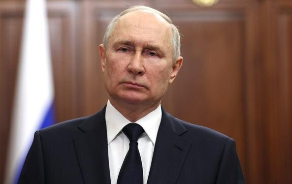 Путин поручил главе МВД Колокольцеву обеспечить охрану правопорядка в зоне паводков