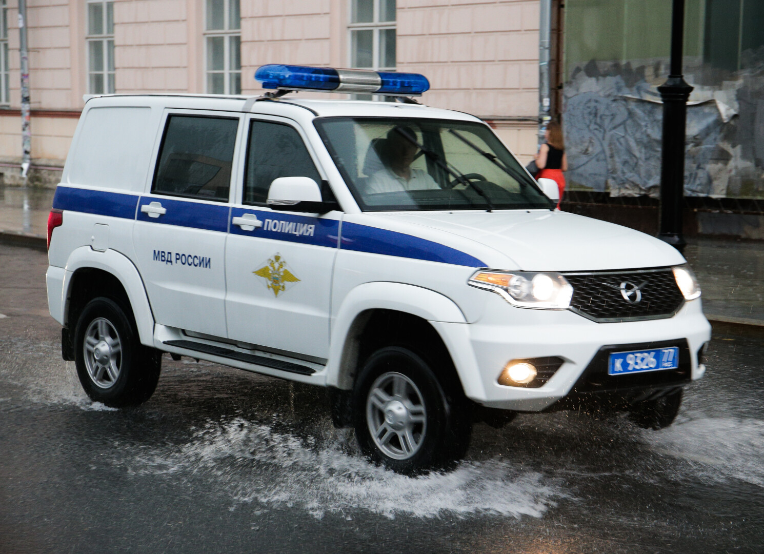Украинец устроил скандирование нацистских лозунгов в метро Петербурга