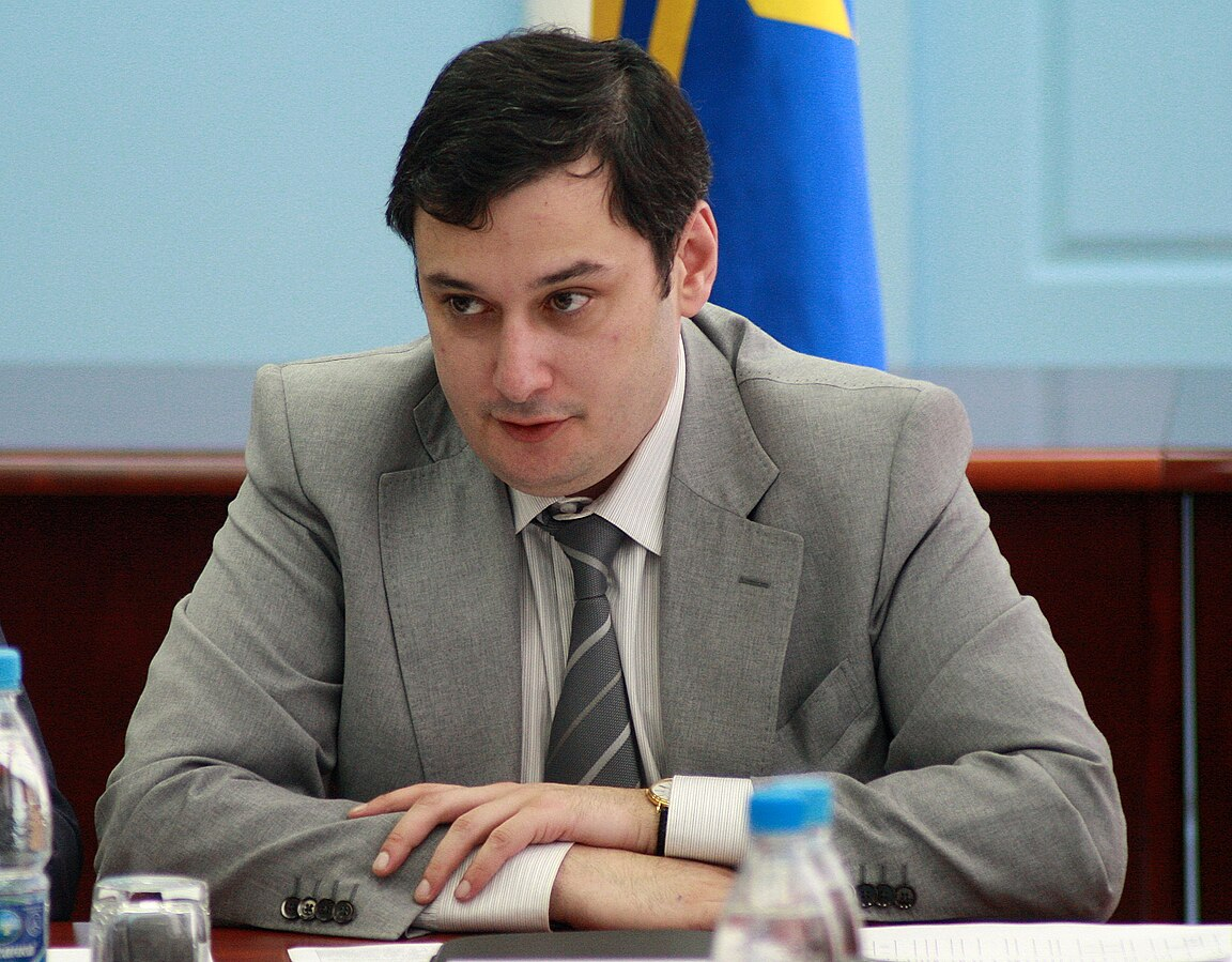 Депутат Хинштейн обратил внимание на пропагандирующего ЛГБТ министра Самарской области