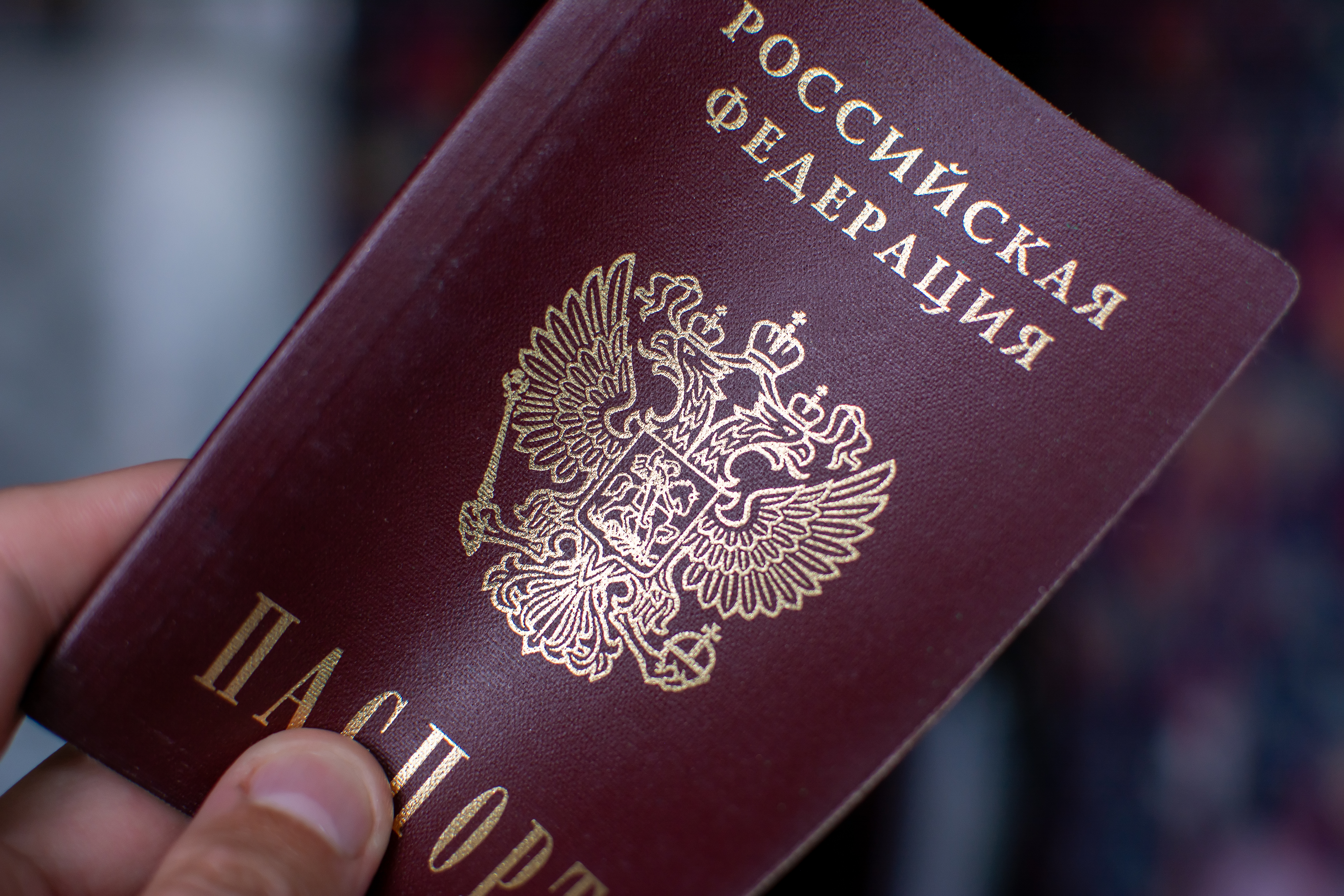 Жители Орска начали получать новые паспорта вместо утерянных из-за наводнения
