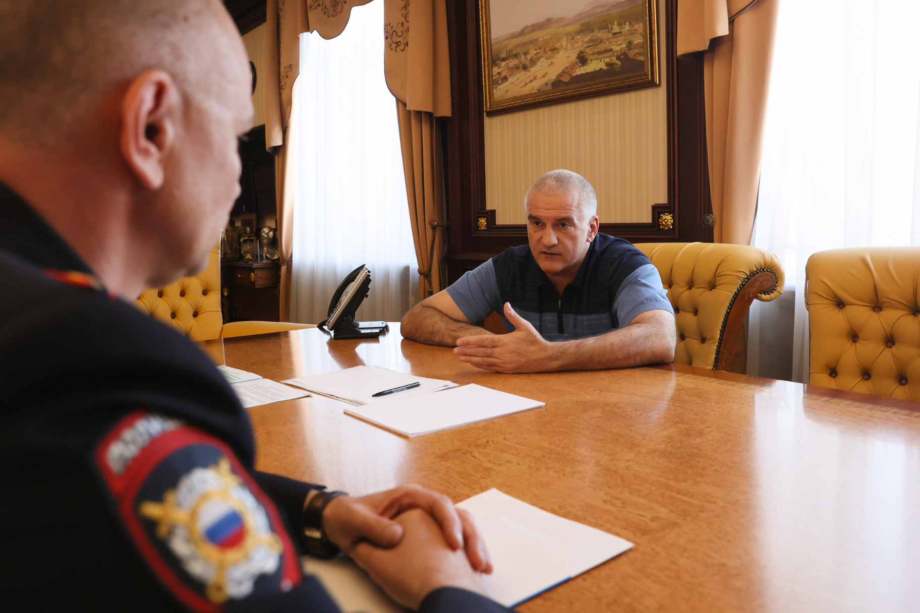 Аксенов жестко ограничил трудоустройство мигрантов в Крыму
