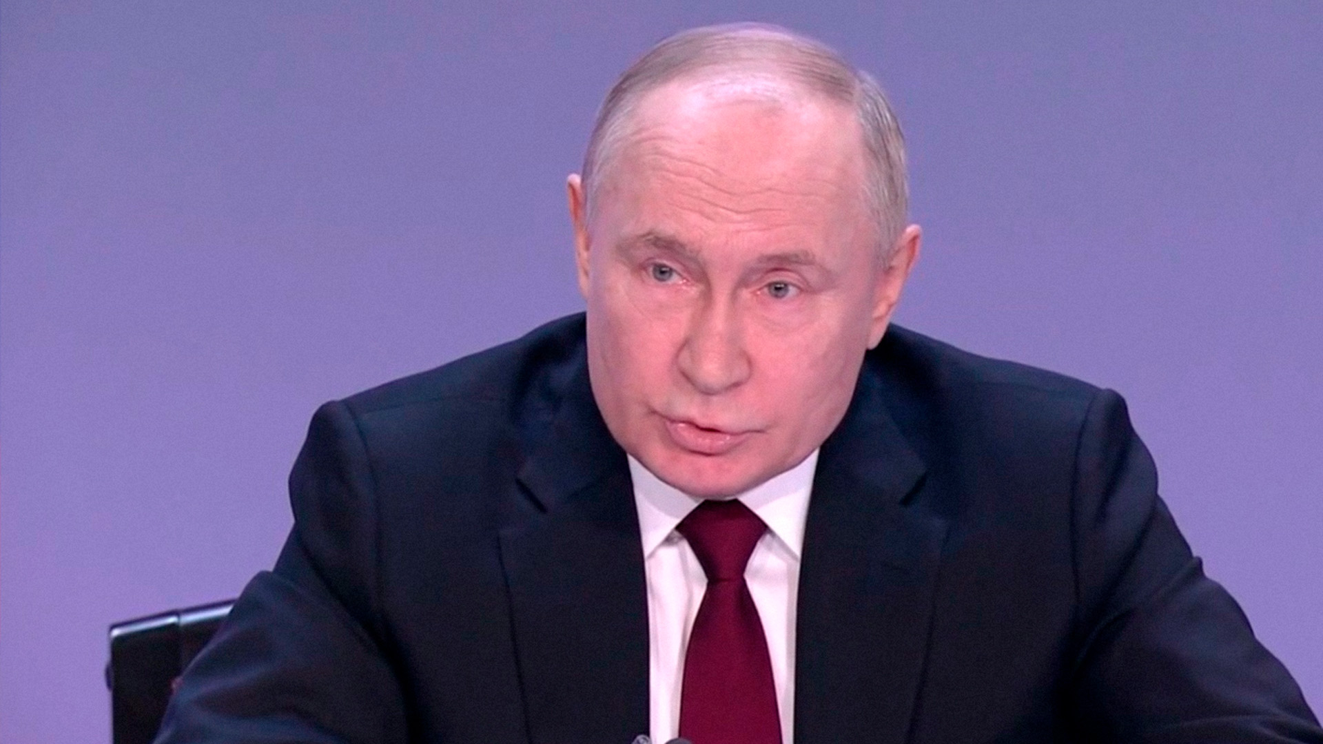 «Не надо так о людях»: Путин сделал замечание тюменскому губернатору Моору