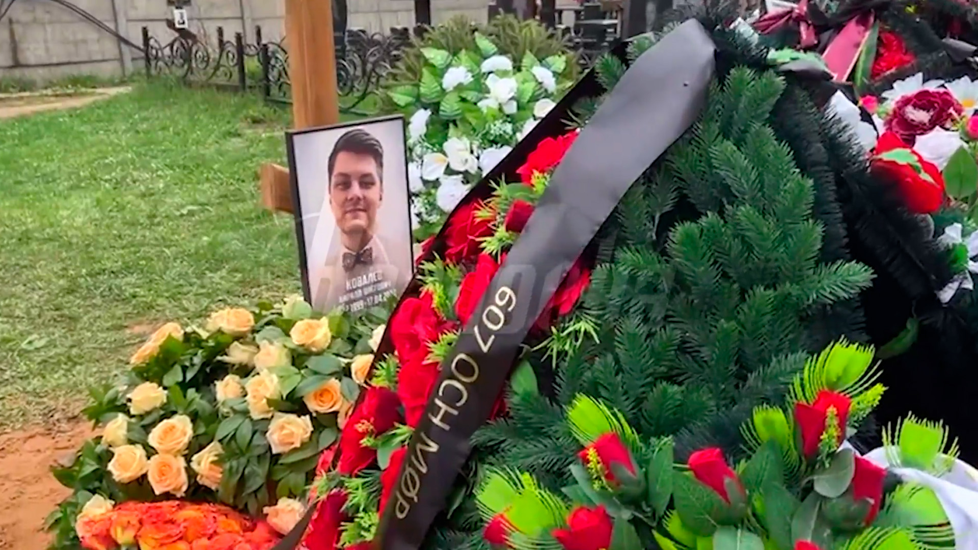 В Подмосковье простились с байкером, которого зарезал на парковке мигрант