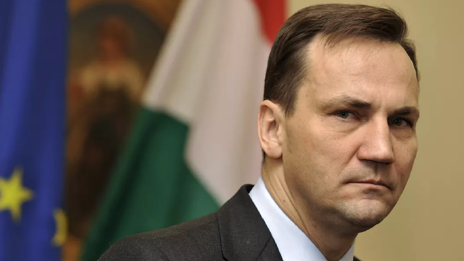 Киев попросил Варшаву прекратить соцвыплаты украинским мужчинам