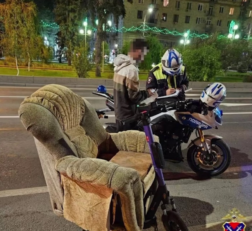 В Волгограде задержали мужчину, ездившего в кресле по городу