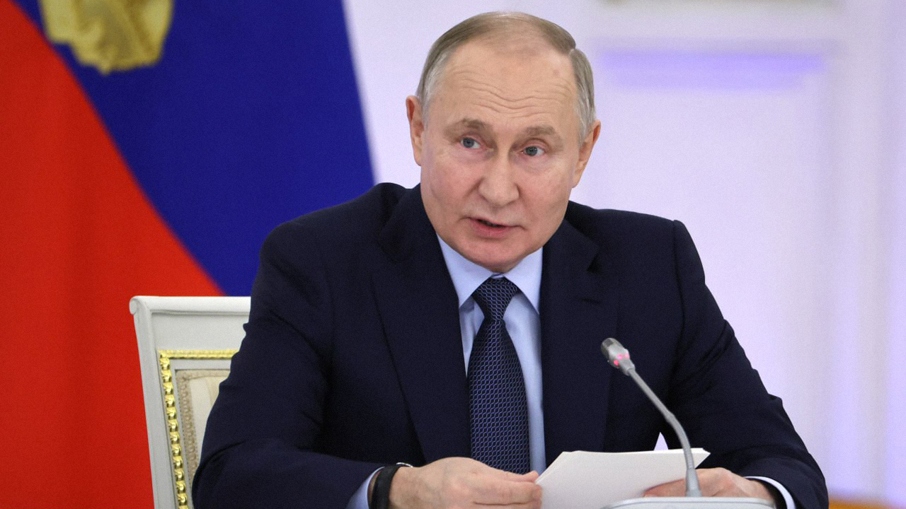 Путин поздравил всех православных с Пасхой
