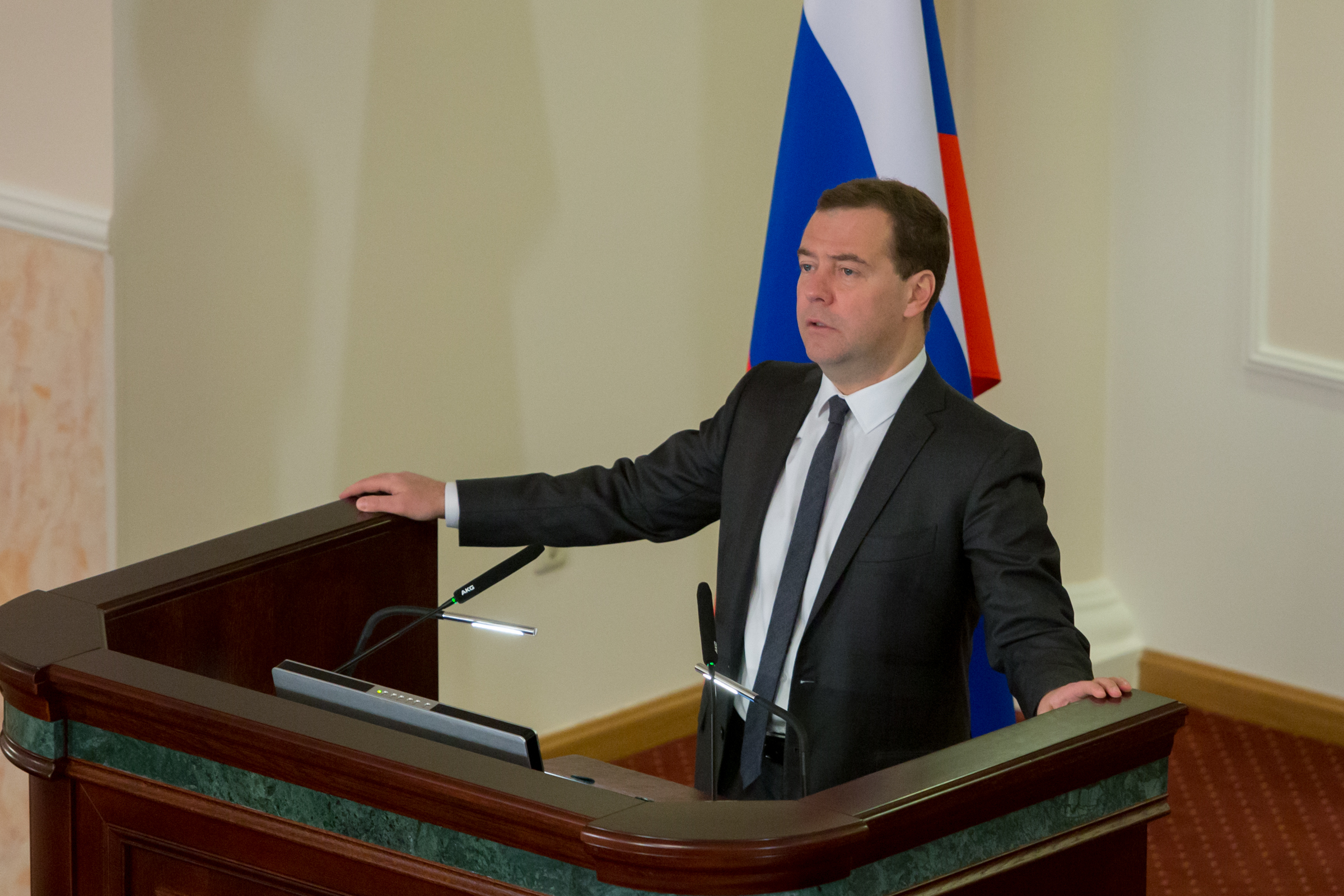 Медведев предрек мировую катастрофу из-за отправки западных войск на Украину