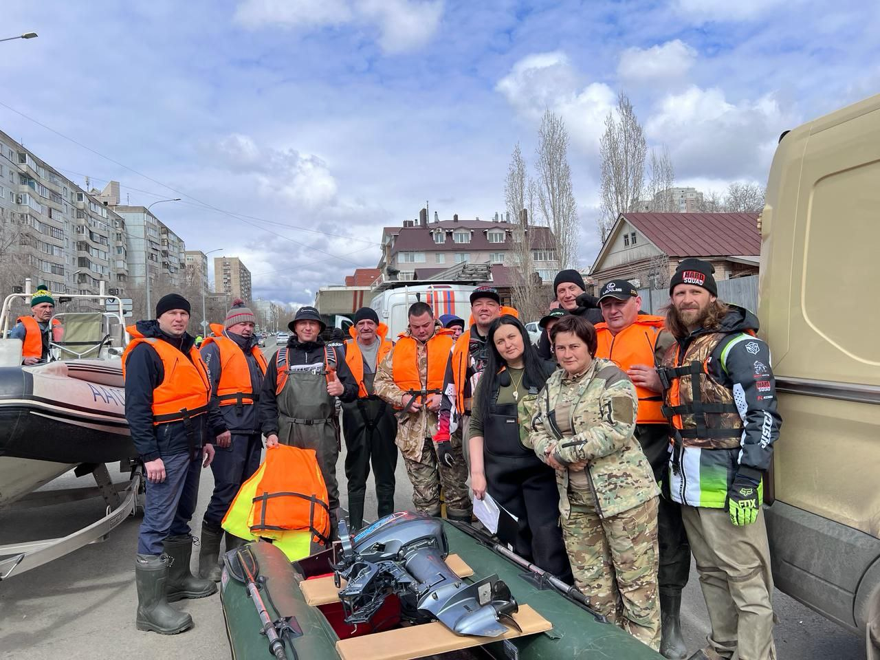Коты в воде: приехавший из Донецка приют «Кошкин Дом» спасал животных в затопленной Оренбургской области