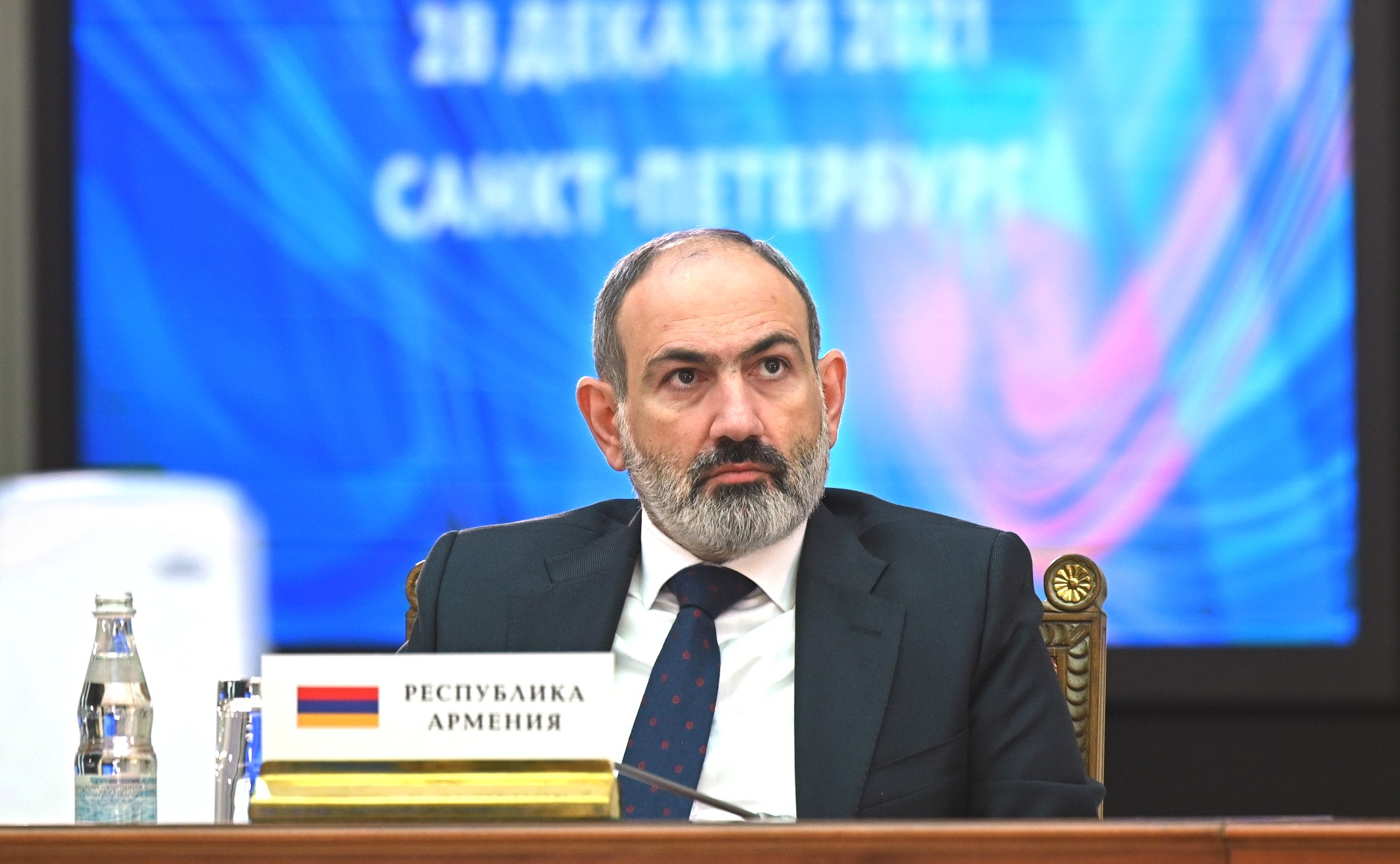 Пашинян пригрозил отключить российские телеканалы в Армении