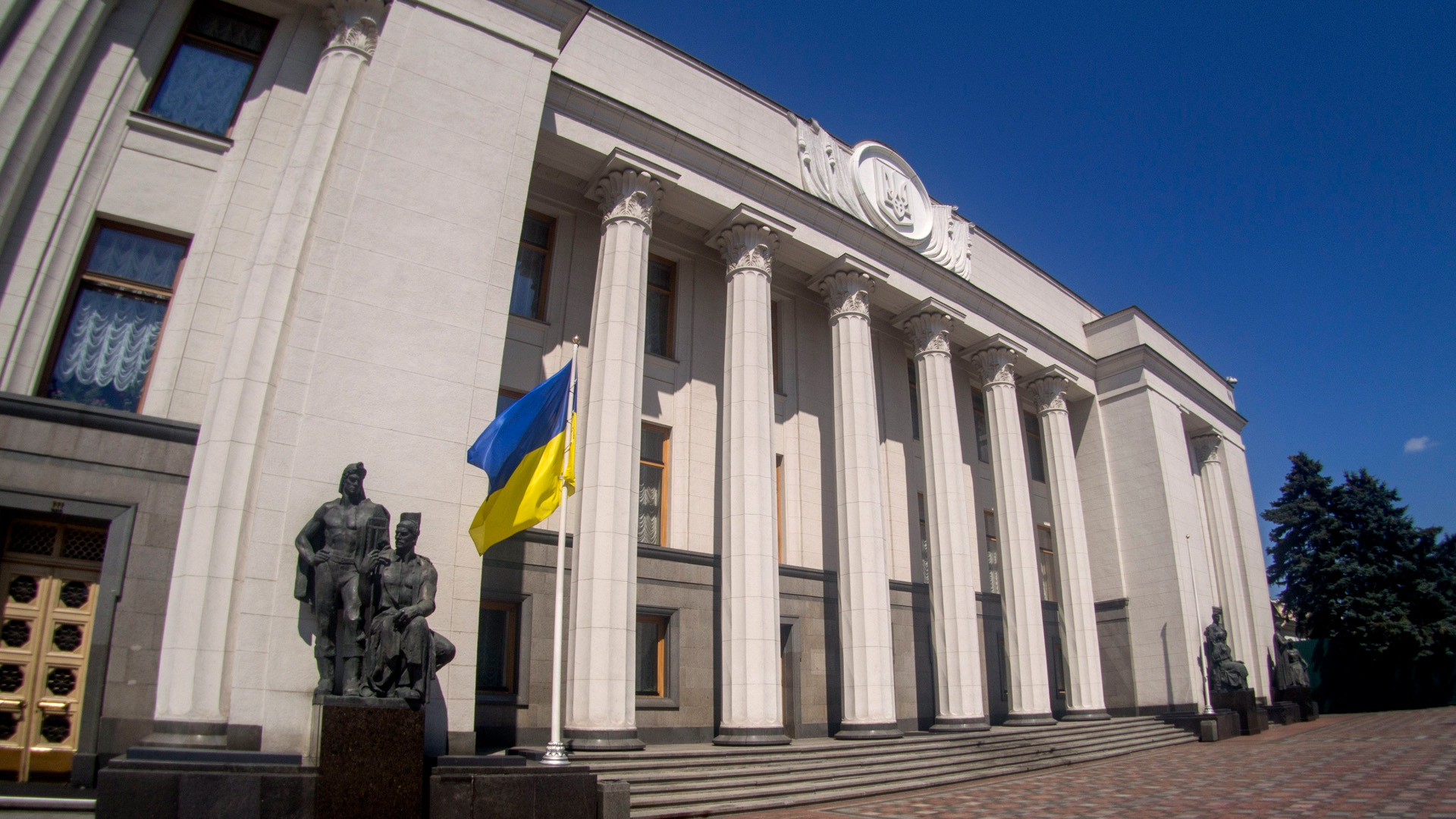 На Украине продлили военное положение и всеобщую мобилизацию