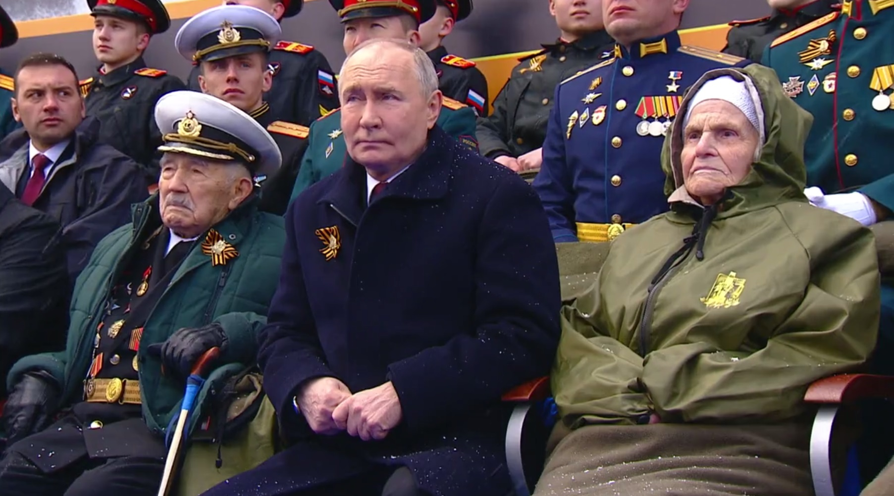 Сидящей возле Путина женщиной-ветераном ВОВ оказалась снайпер Александра Алешина