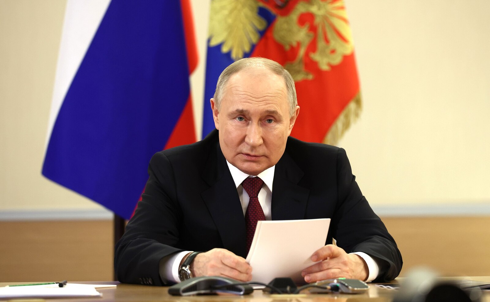 Путин поздравил жителей ДНР и ЛНР с годовщиной образования республик