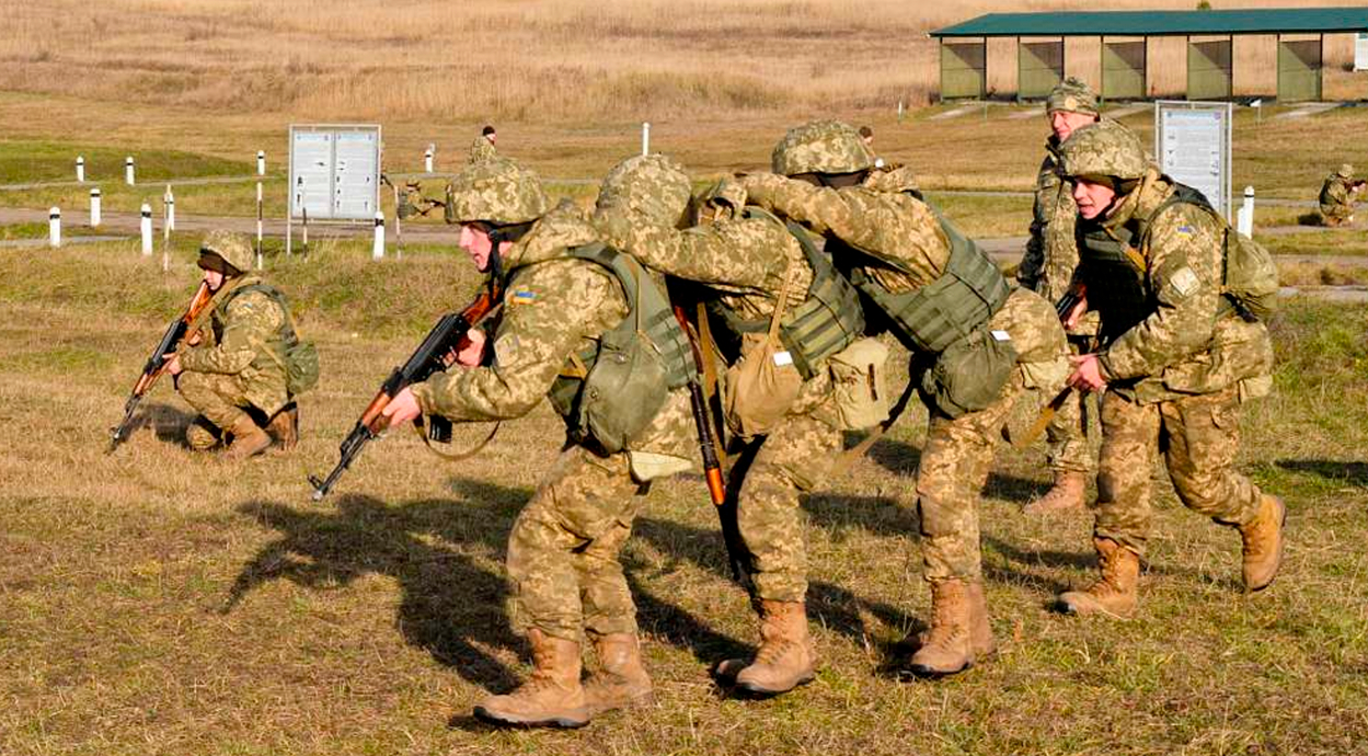 Из Германии выслали семерых украинских солдат за нацистскую символику