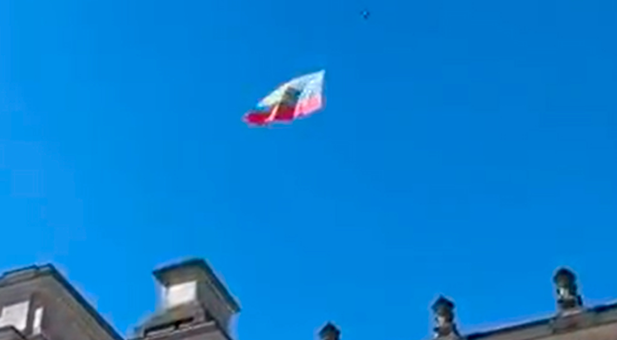 Над Рейхстагом 9 мая пролетел беспилотник с российским флагом