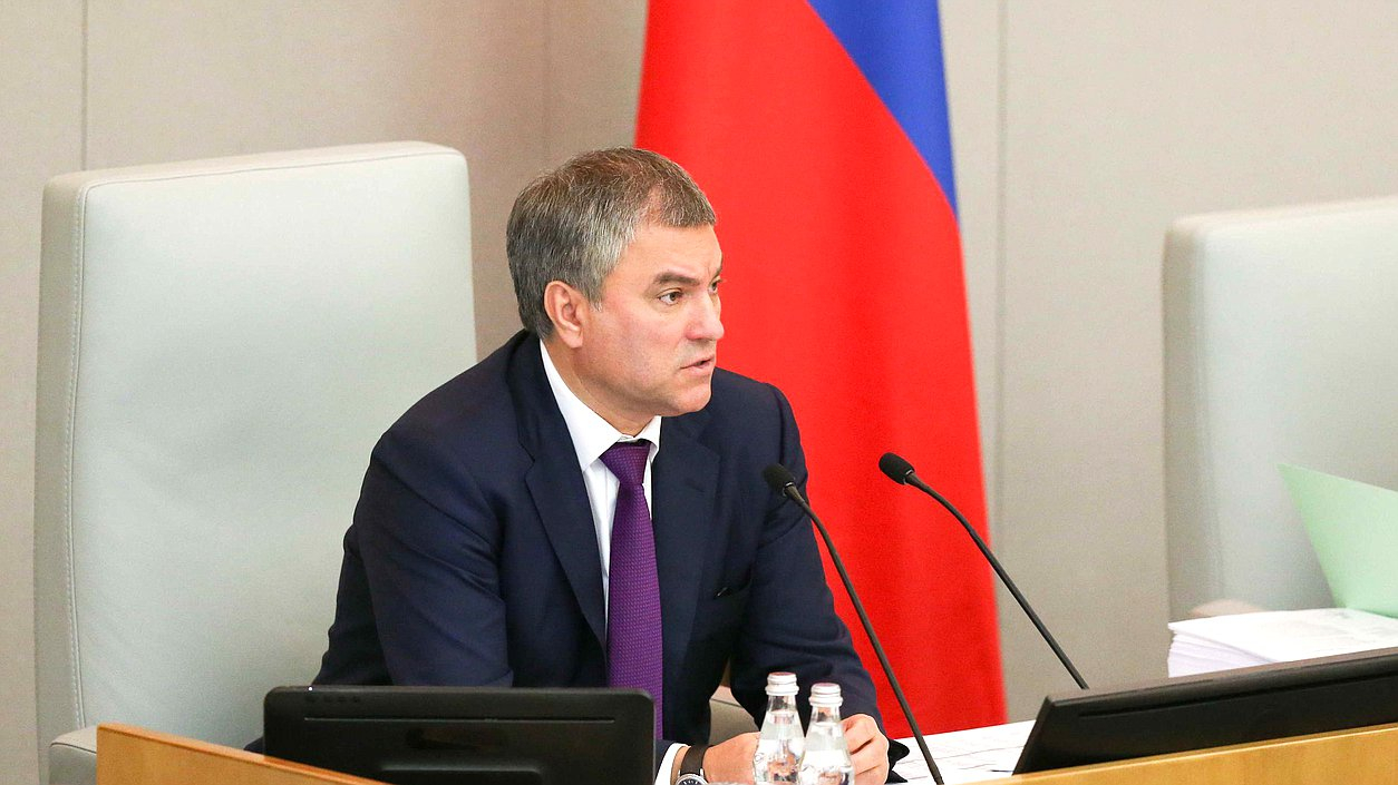 Володин призвал не записывать Ильина в сторонники Гитлера и Муссолини