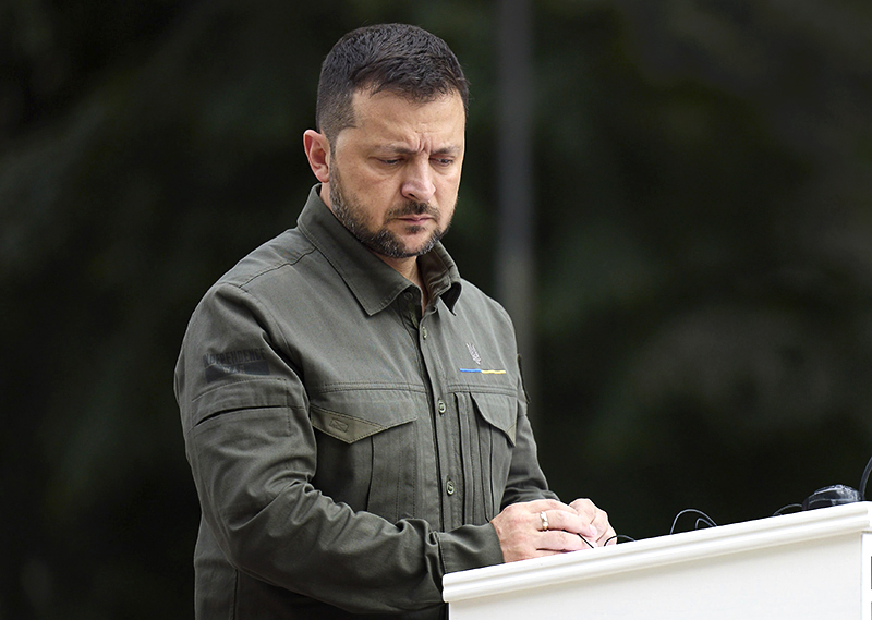 Зеленский заявил, что его президентский срок не завершился