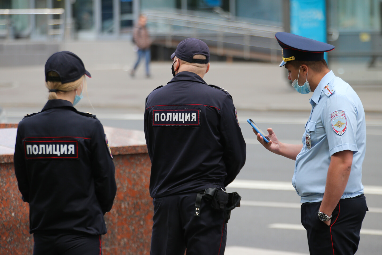 В Петербурге задержали членов ОПГ, сумевшей легализовать свыше трех тысяч мигрантов
