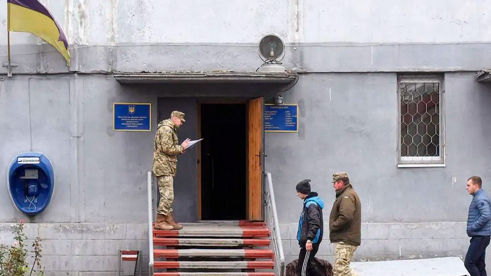 На Украине военнообязанный скончался в военкомате