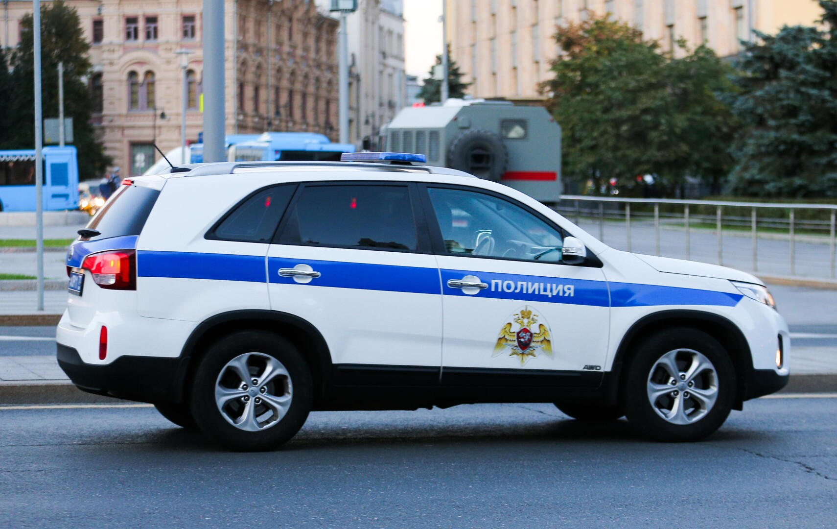Уроженец Чечни забаррикадировался в квартире после стрельбы в полицейских