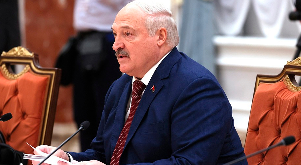 Лукашенко подписал закон о приостановлении действия ДОВСЕ