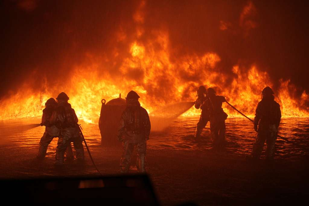 В Польше взорвался завод с боеприпасами