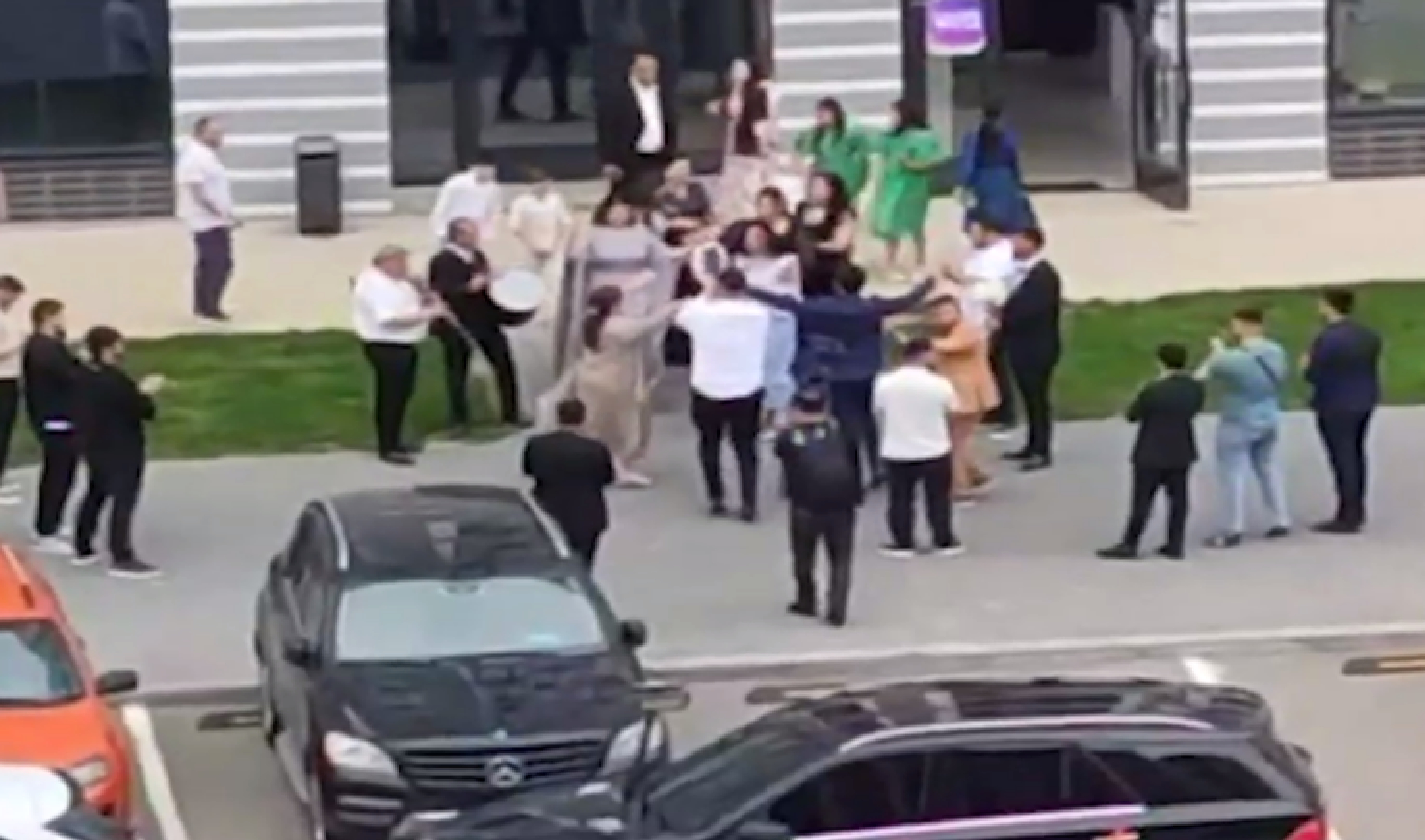 В Балашихе азербайджанцы устроили шумную свадьбу со стрельбой