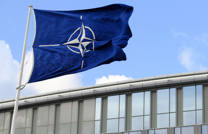 AFP: НАТО привело в состояние высокой степени готовности 300 тысяч солдат