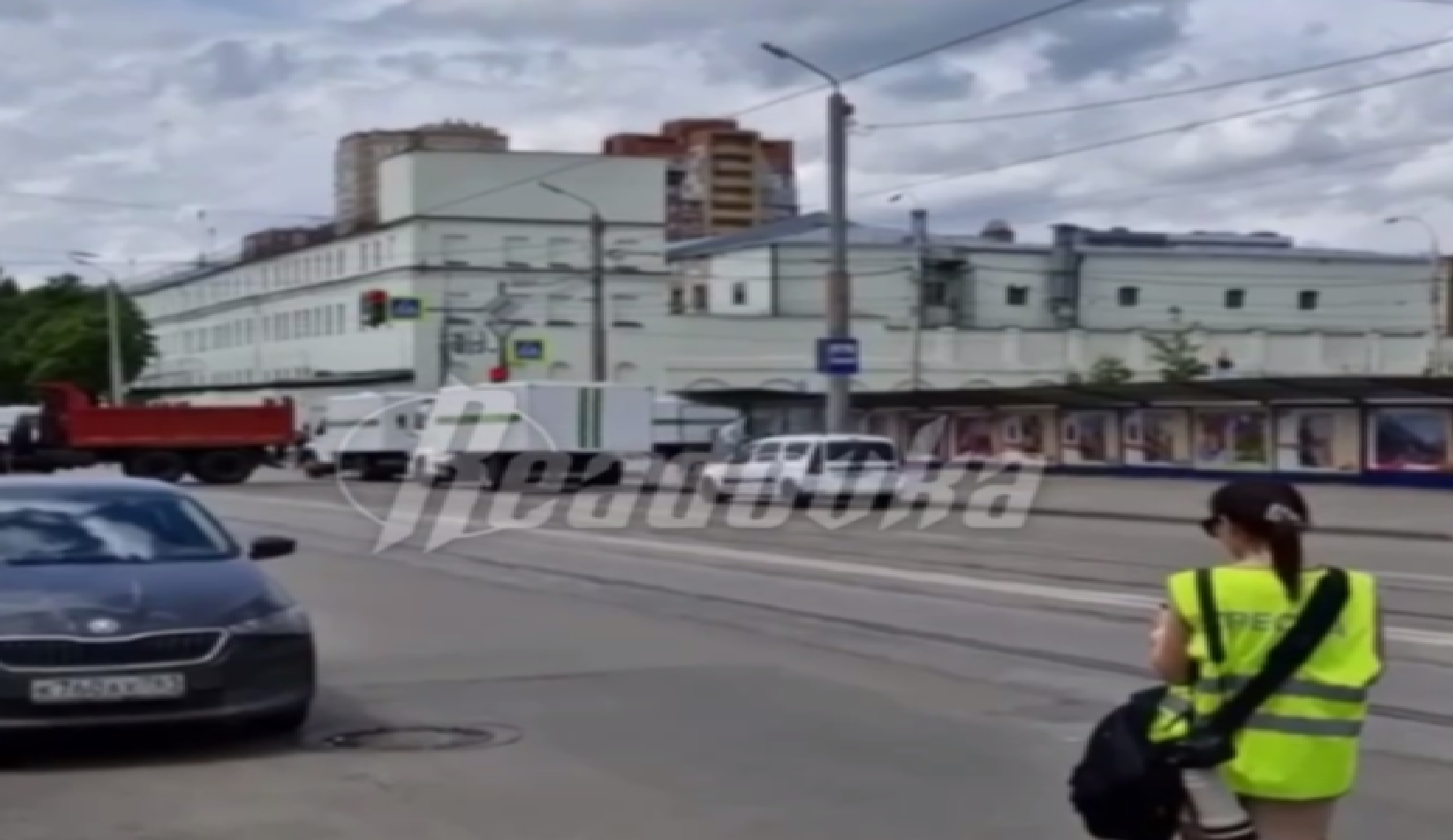 В районе ростовского СИЗО началась стрельба