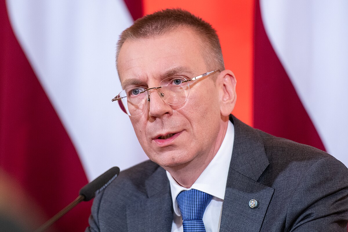 Президент Латвии заявил об открытой поддержке России четвертью русскоязычных граждан