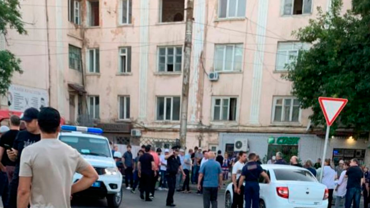 При атаке на синагогу и церковь в Дагестане погиб сотрудник полиции