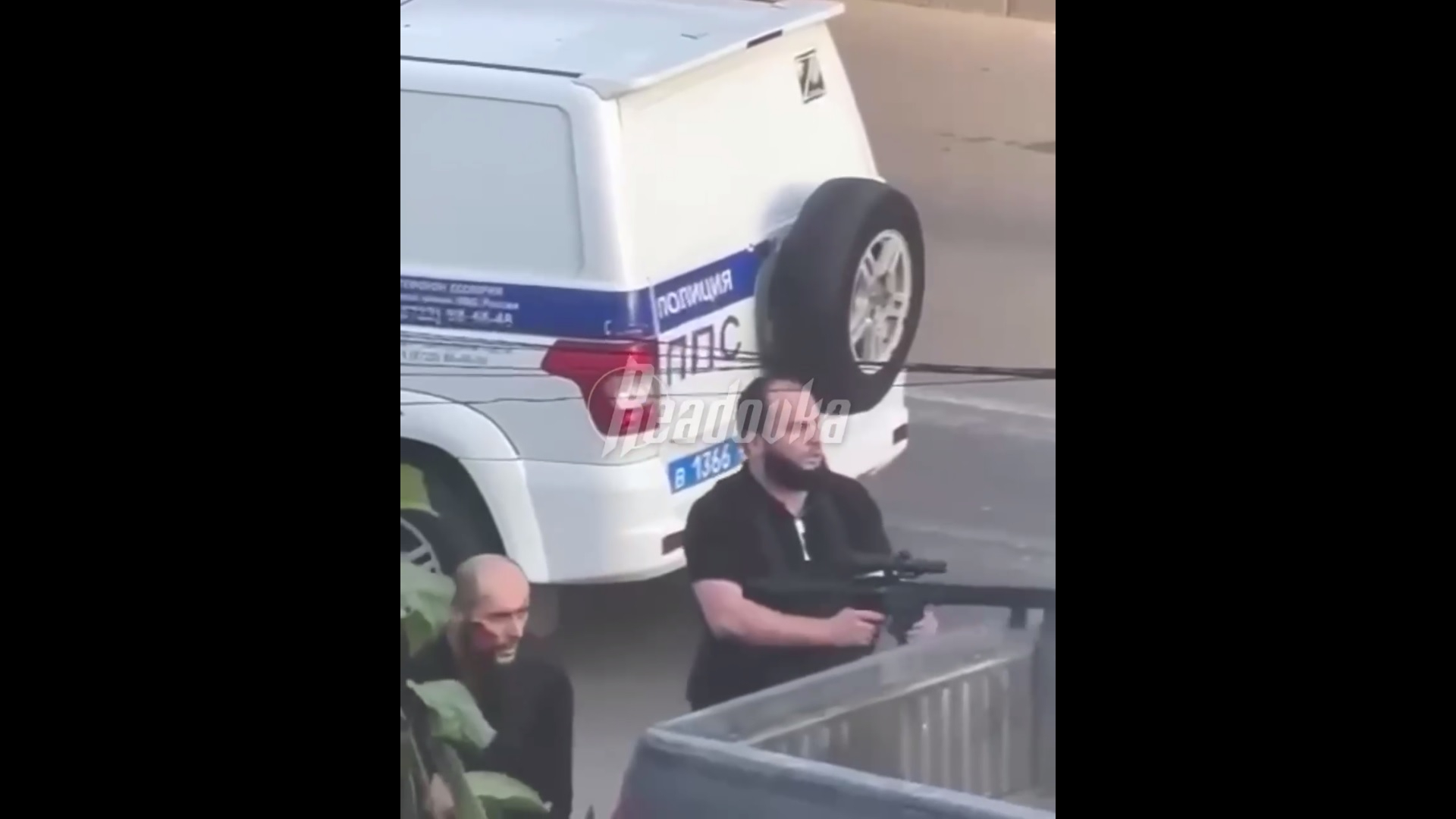 Появились кадры с лицами боевиков, напавшими на полицейских в Махачкале