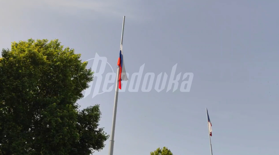 В день траура в Севастополе спустили флаги