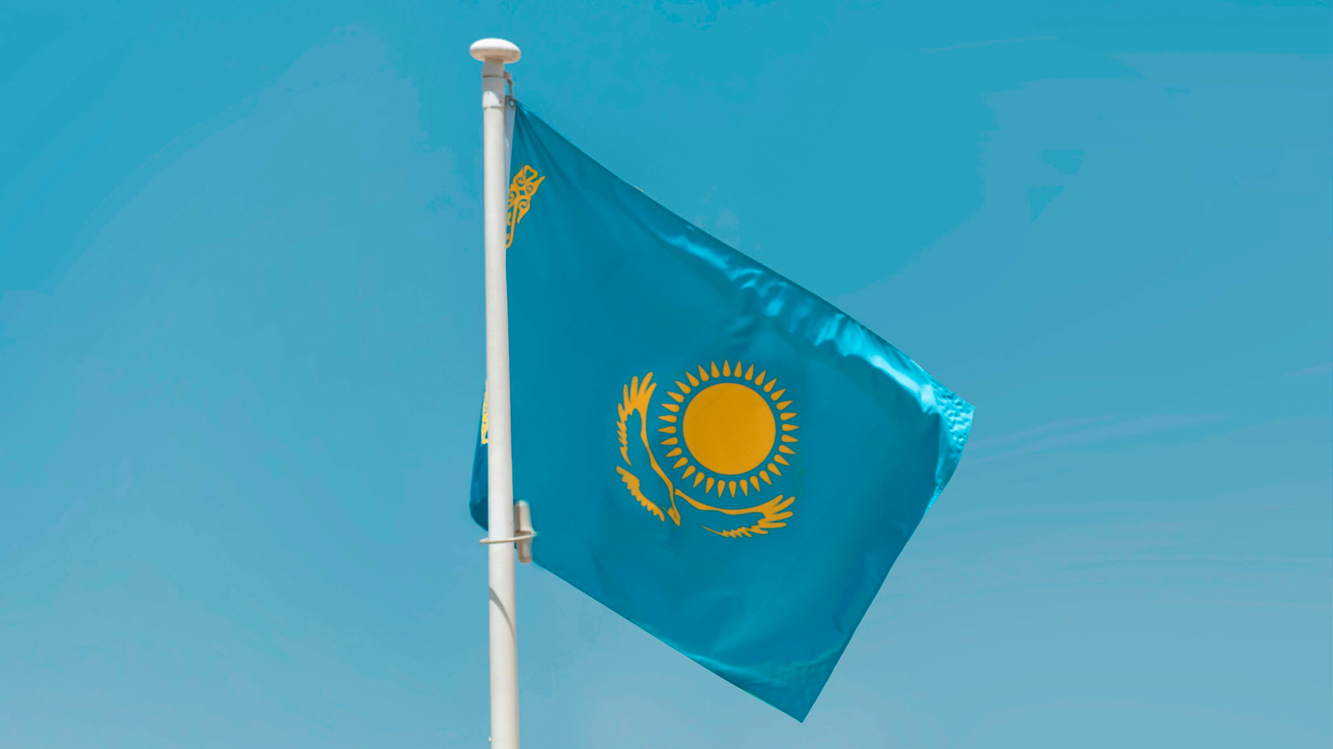 Казахстан отказался выдавать Украине подозреваемых в покушении на блогера-русофоба
