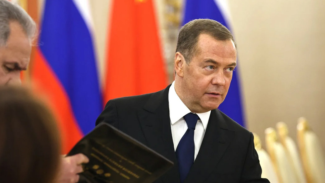 Медведев: мир подошел к точке невозврата