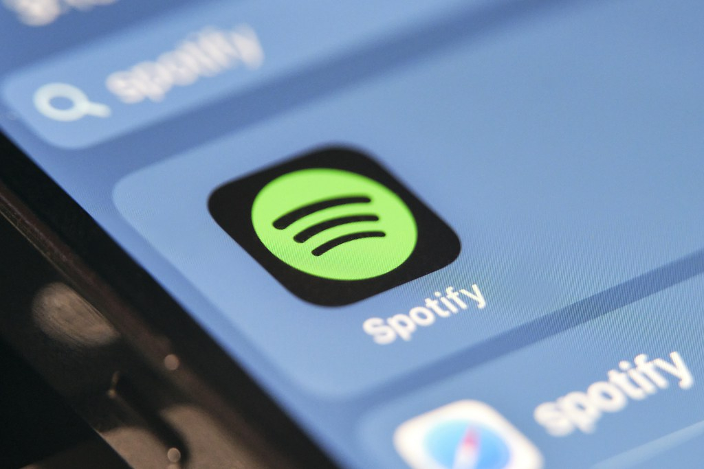 Spotify удалил страницы Газманова, Гагариной и SHAMAN