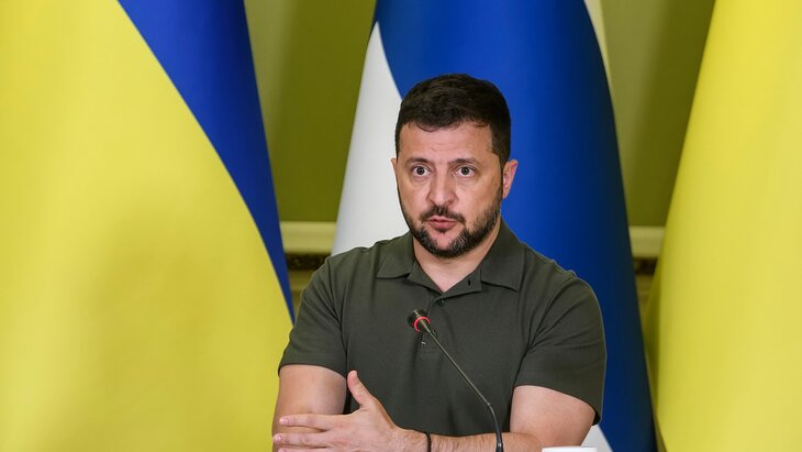 Зеленский допустил переговоры с Россией через посредников