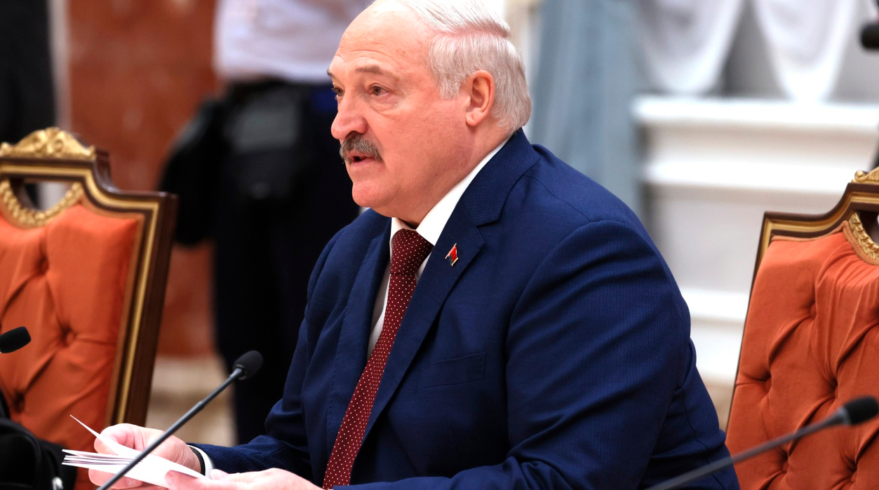 Лукашенко заявил о желании Запада втянуть Белоруссию в «военные разборки»