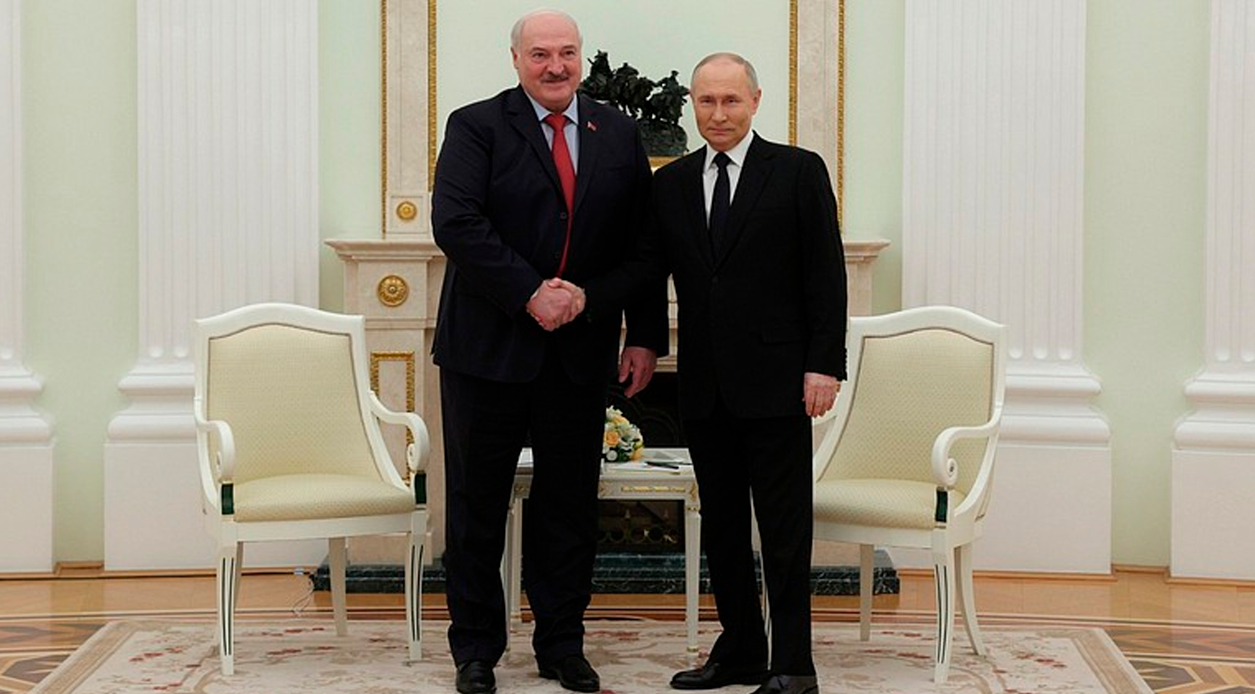 Путин в поздравлении Лукашенко назвал узы дружбы основной взаимоотношений стран