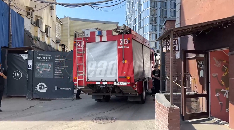 В Москве умер крановщик из-за жары