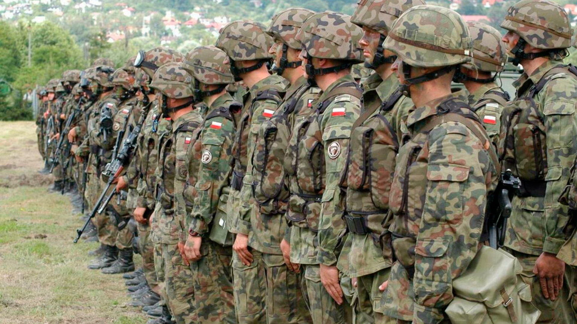 Польша отказалась отправлять военных на Украину