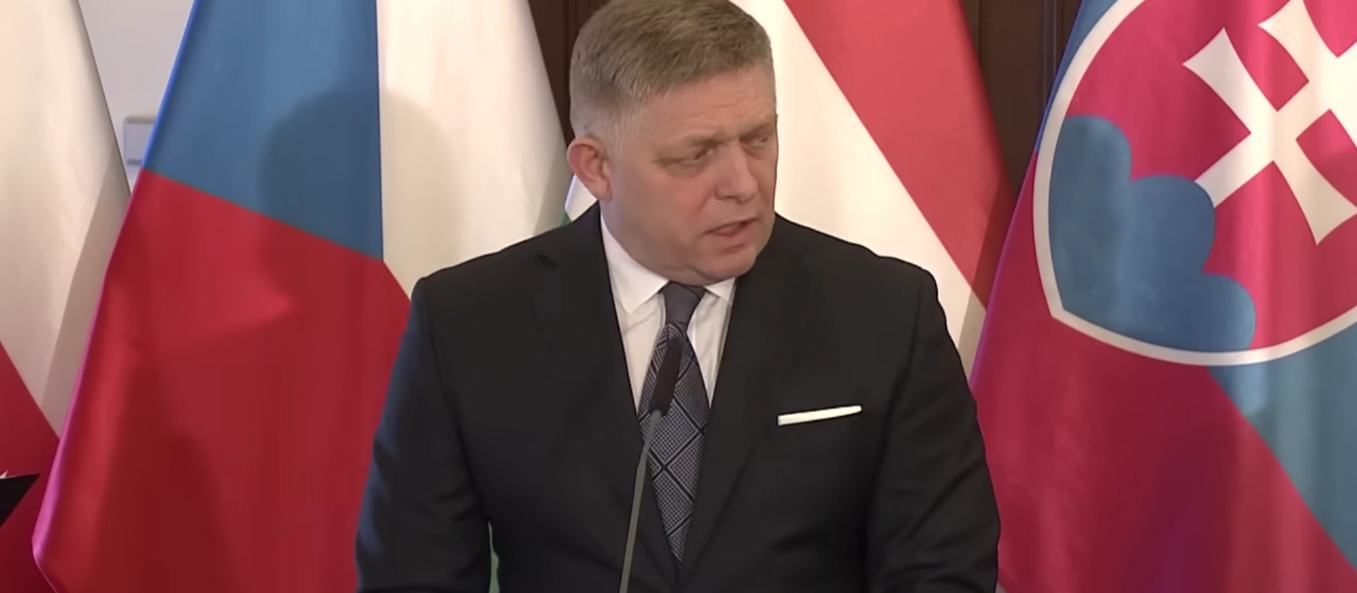 Премьер Словакии Фицо впервые после покушения появился на публике